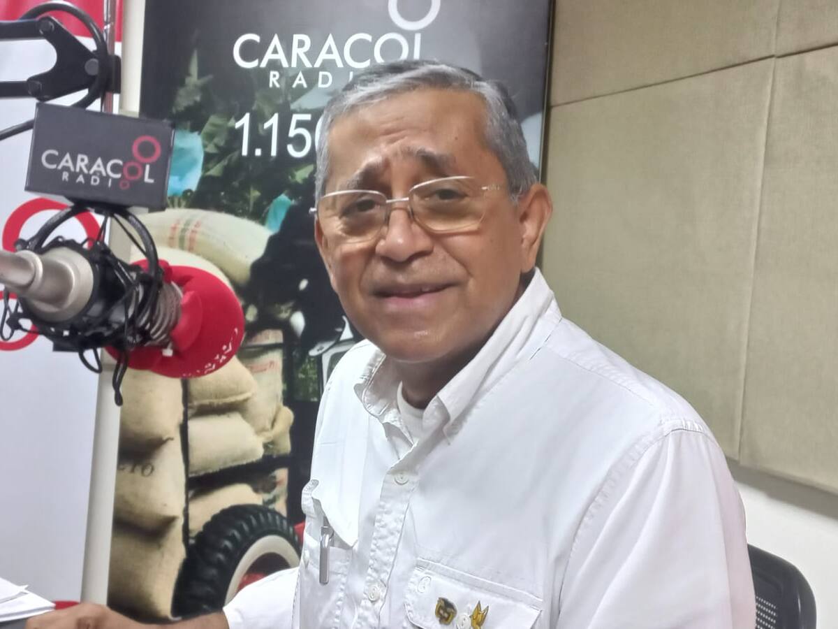 “Renunciaría a mi aspiración para derrotar maquinarias”: Candidato Ernesto Amézquita