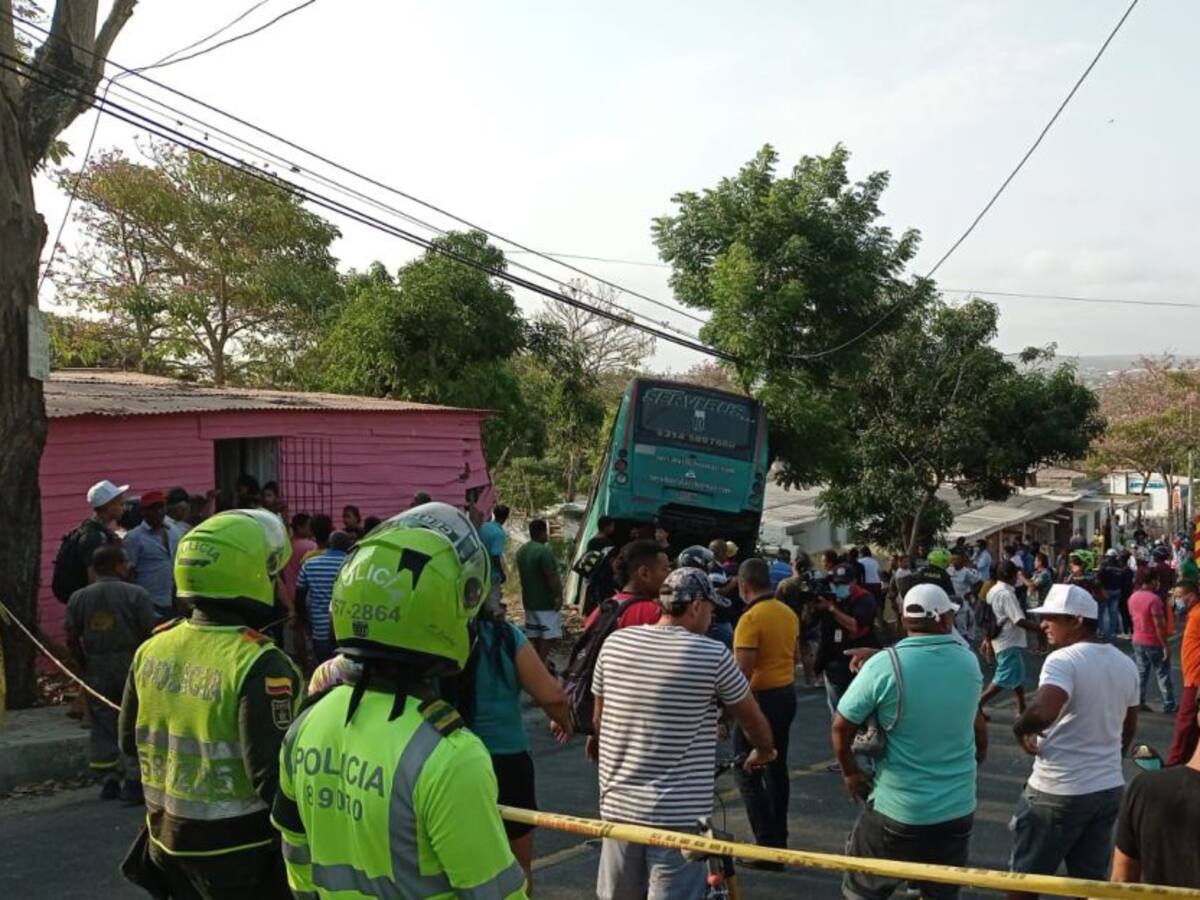 Dos muertos deja accidente de bus en Barranquilla