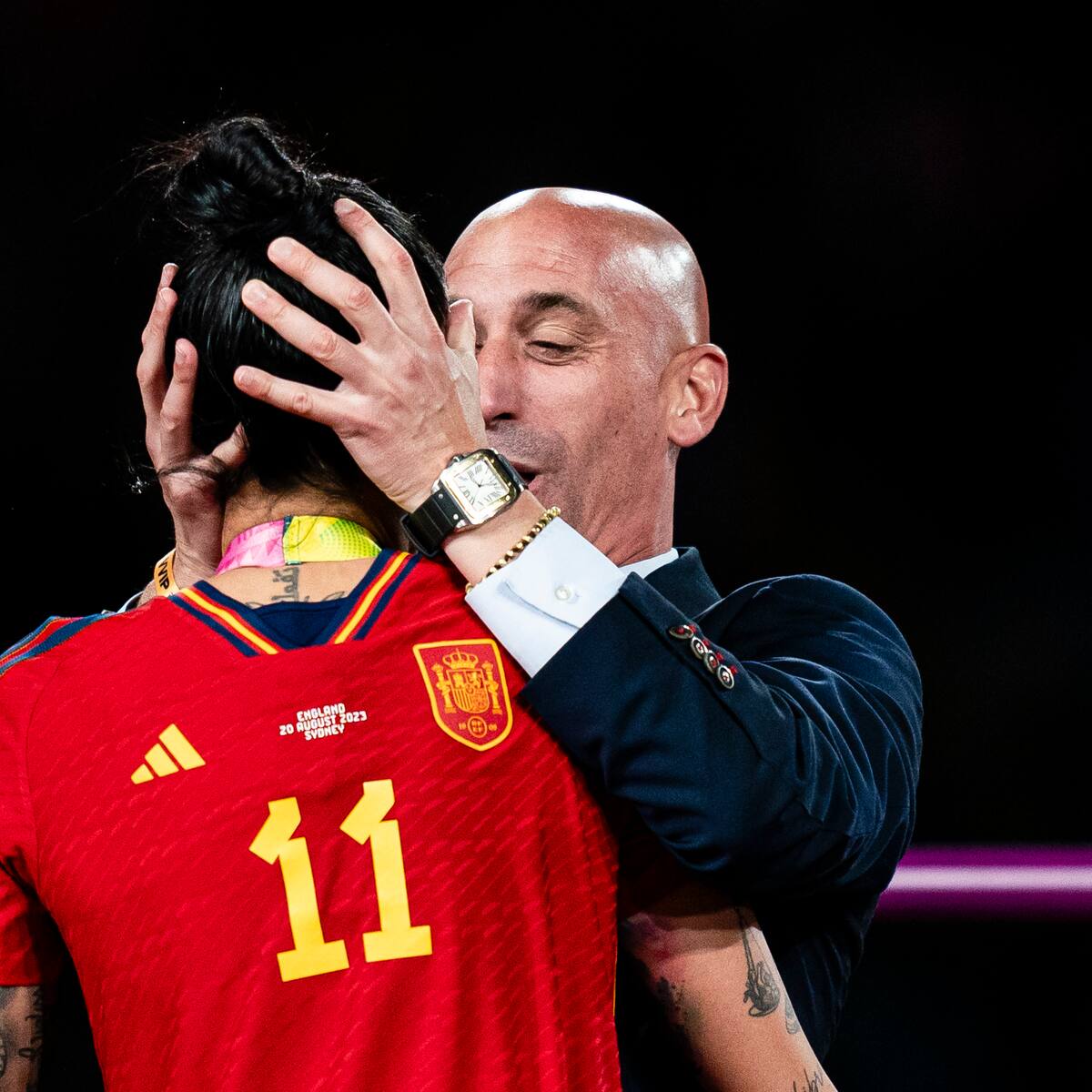 La FIFA suspendió a Luis Rubiales y lo hizo a través de un colombiano