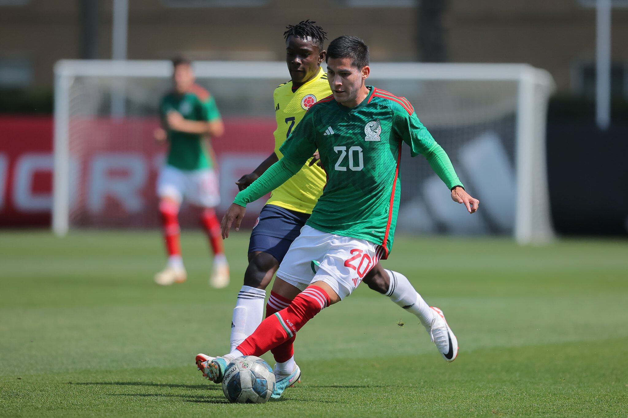 Twitter: @miseleccionmx