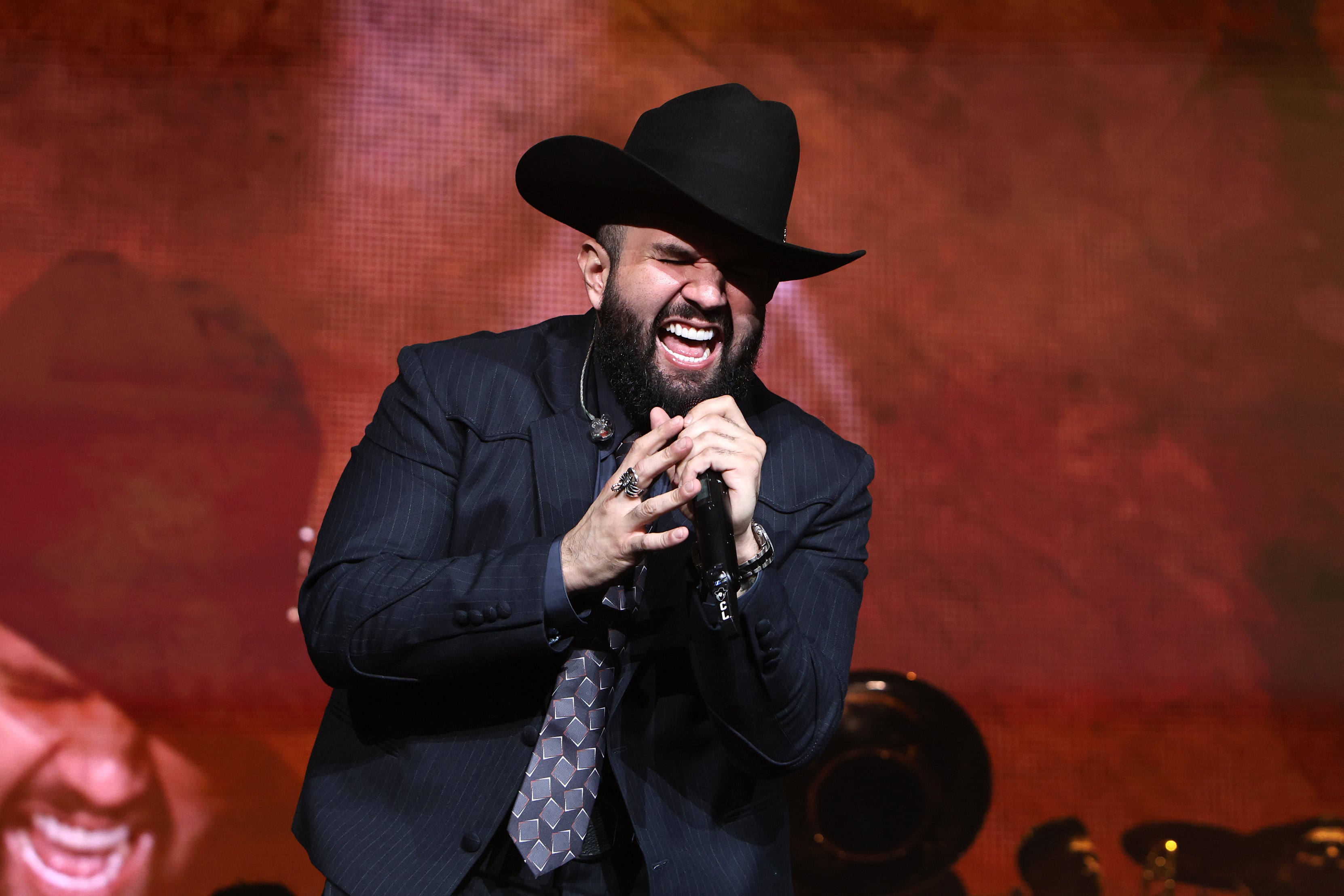 Carín León es el primer mexicano en llegar a Japón y encabezar uno de los festivales musicales (Photo by Jeremychanphotography/Getty Images)