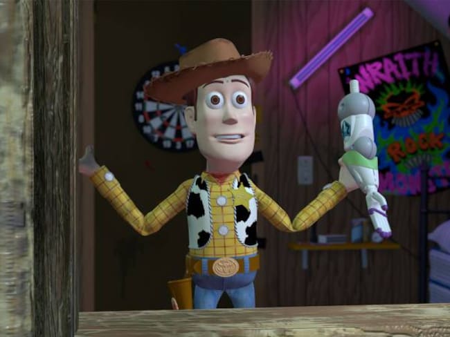 El vaquero Woody con un brazo del astronauta Buzz Lightyear. En los primero bocetos, Woody iba a ser un personaje malvado.