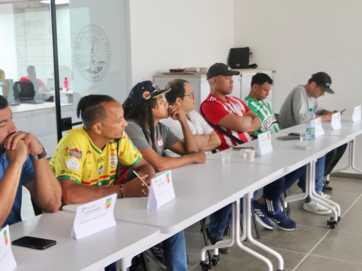 Barras se comprometen a mantener buena convivencia ciudadana en Cartagena