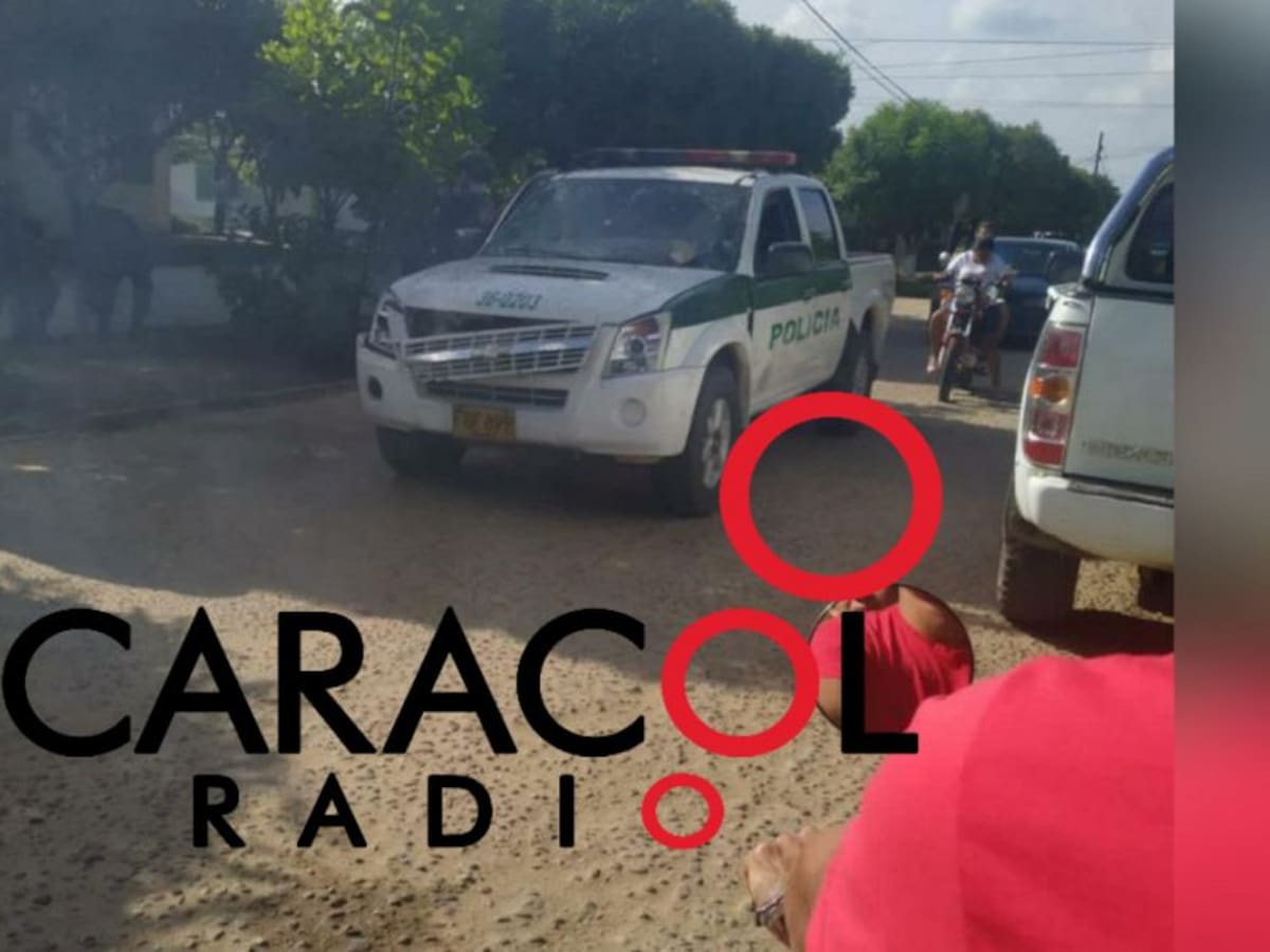Activan carga explosiva al paso de una patrulla de la Policía