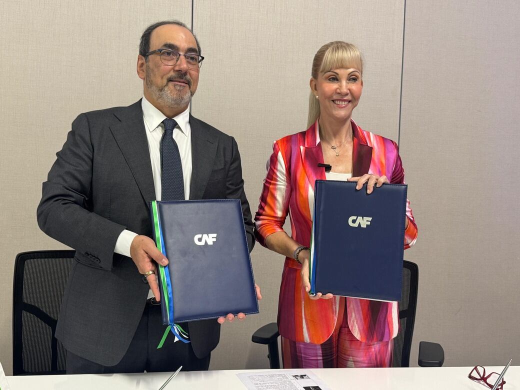 Durante el Foro Económico Internacional en Panamá, la gobernadora del Valle, Dilian Francisca Toro, sostuvo una reunión con directivas del CAF.