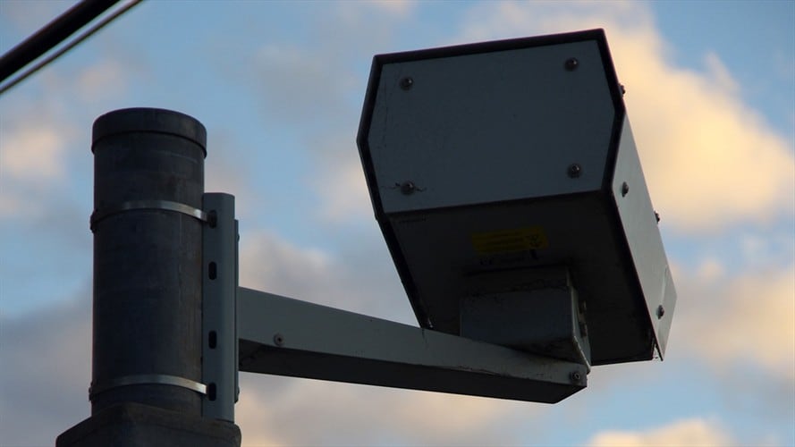 Según la ley las zonas en las que haya algún dispositivo de fotomulta debe estar debidamente señalizado. Foto: Getty Images