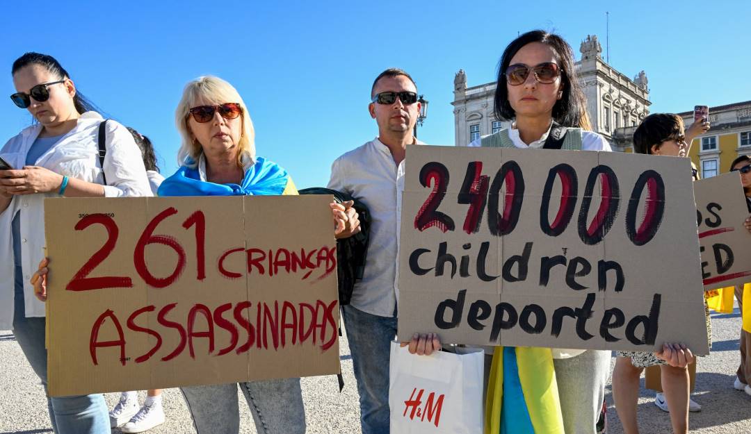 "#SaveUkrainianChildren" / Getty Images