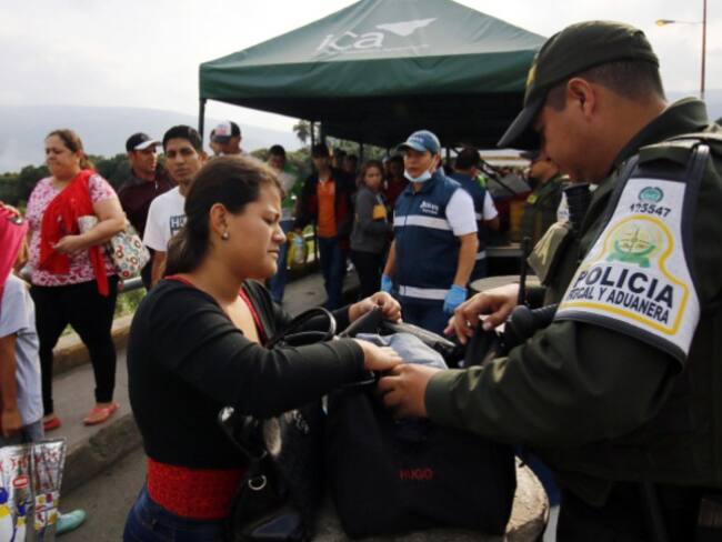 A las cinco de la mañana hora colombiana las autoridades venezolanas dieron apertura para la movilidad de las personas