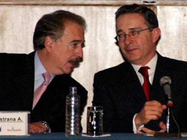 Uribe y Pastrana quieren alianza anti reelección de Santos: Serpa
