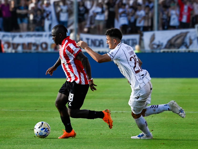 Estudiantes gana el Trofeo de Campeones con Edwuin Cetré figura: vea su asistencia ante Platense / @EdelpOficial