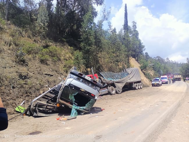 Aparatoso accidente en la vía Bogotá – Ubaté deja dos muertos y cuatro lesionados