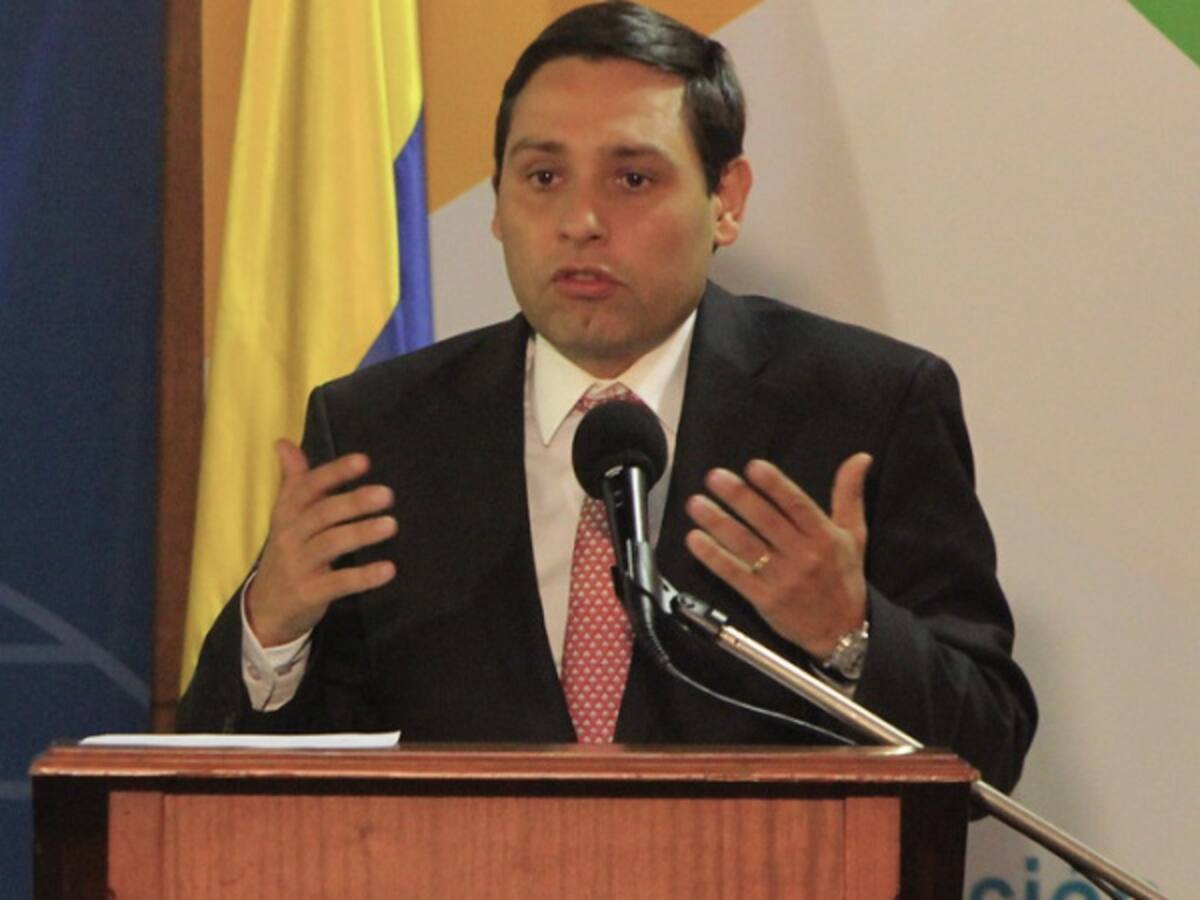 Senador Lizcano niega mico en proyecto que regula la seguridad privada