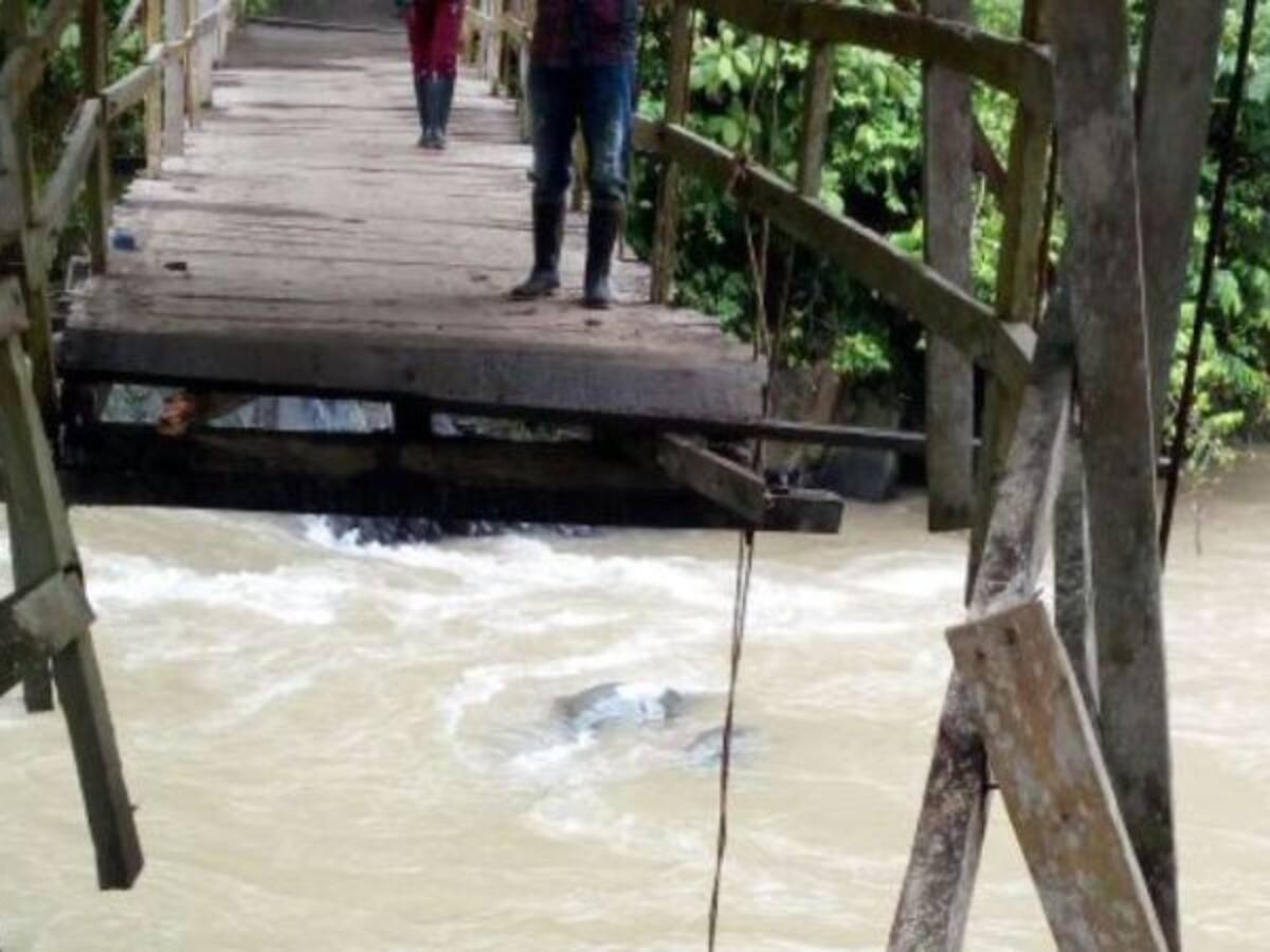 Buscan el cuerpo de una niña indígena que cayó a un río de Pueblo Rico