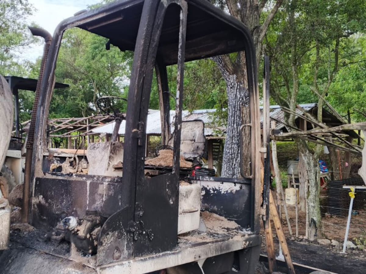 Incineran maquinaria amarilla en zona rural de Becerril, Cesar