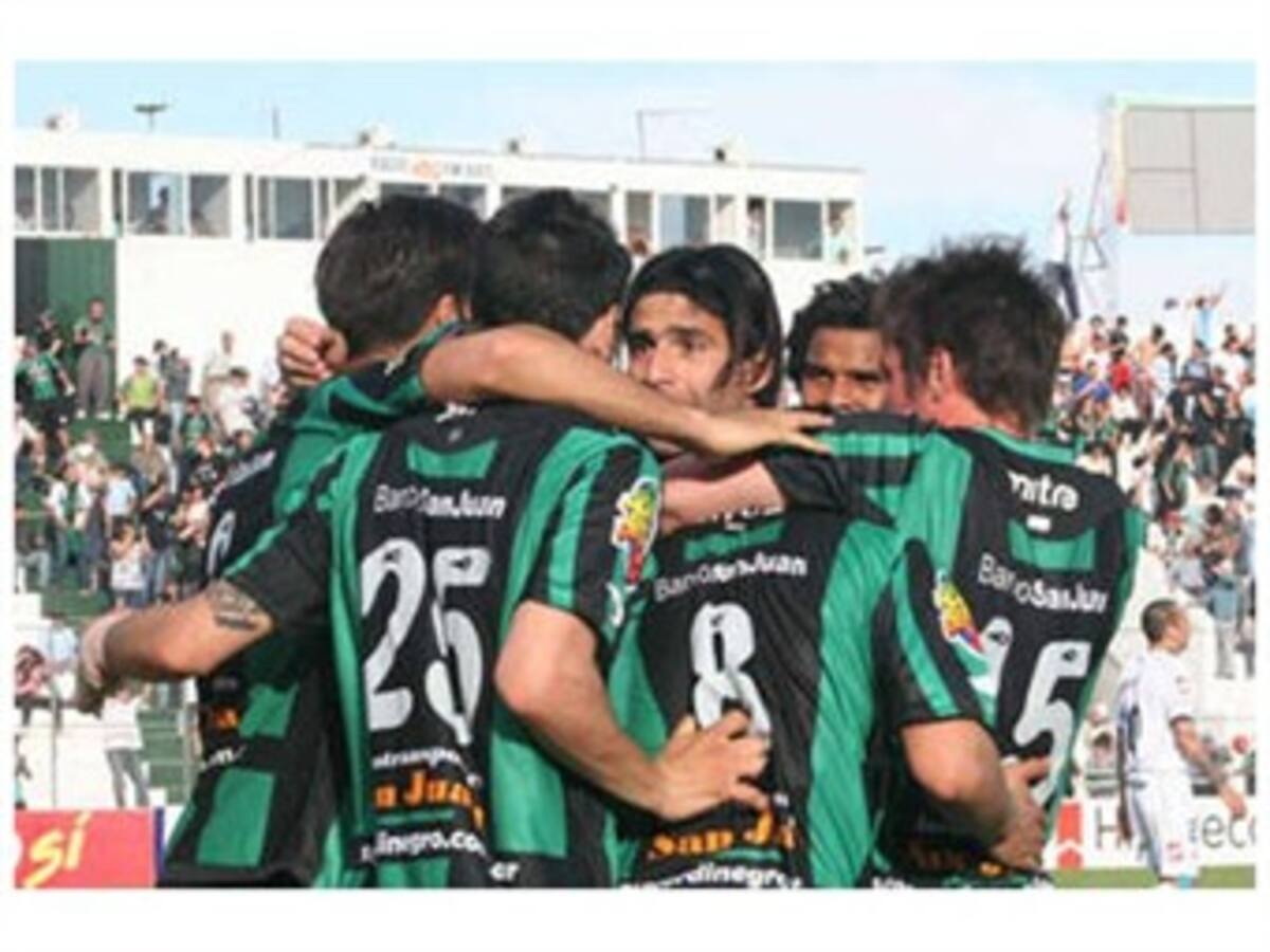 Osorio Botello y Duván Zapata marcaron los goles del triunfo de sus equipos en Argentina