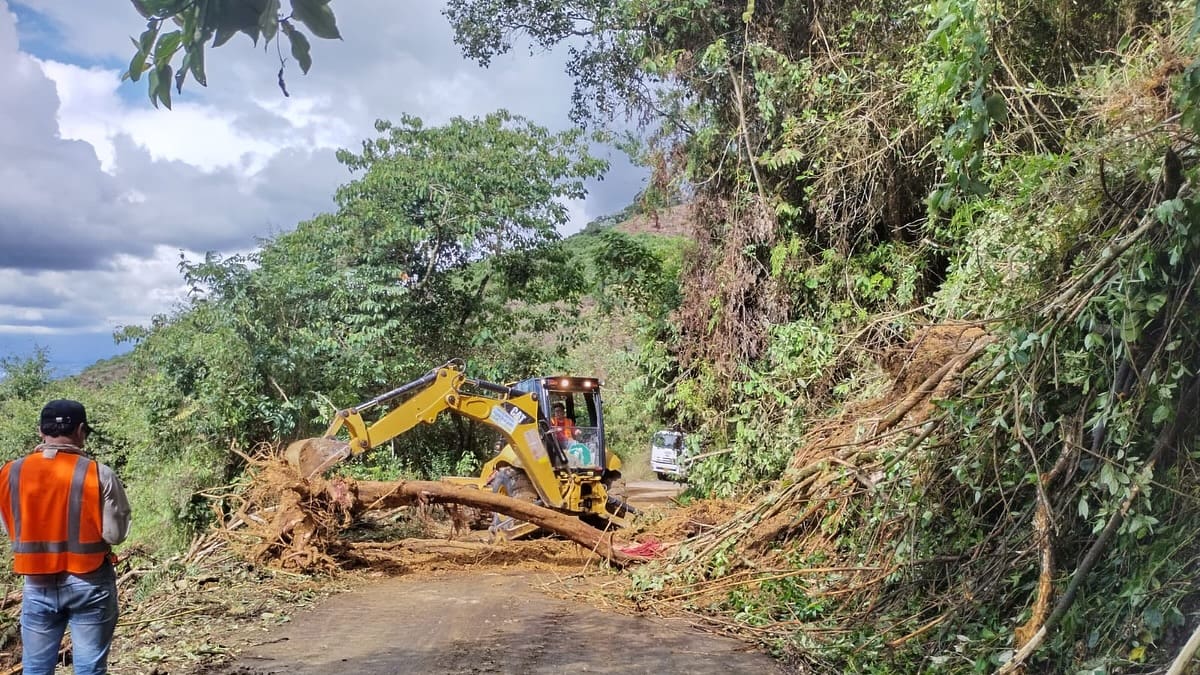 Persisten las emergencias por derrumbes en vías del Quindío, hay alerta roja en varios municipios