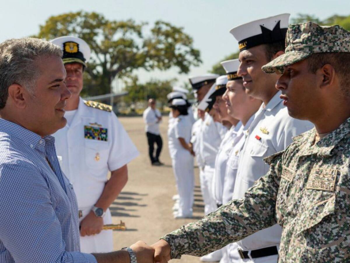 Duque pide a las FF.MM. luchar contra el narcotráfico y el terrorismo