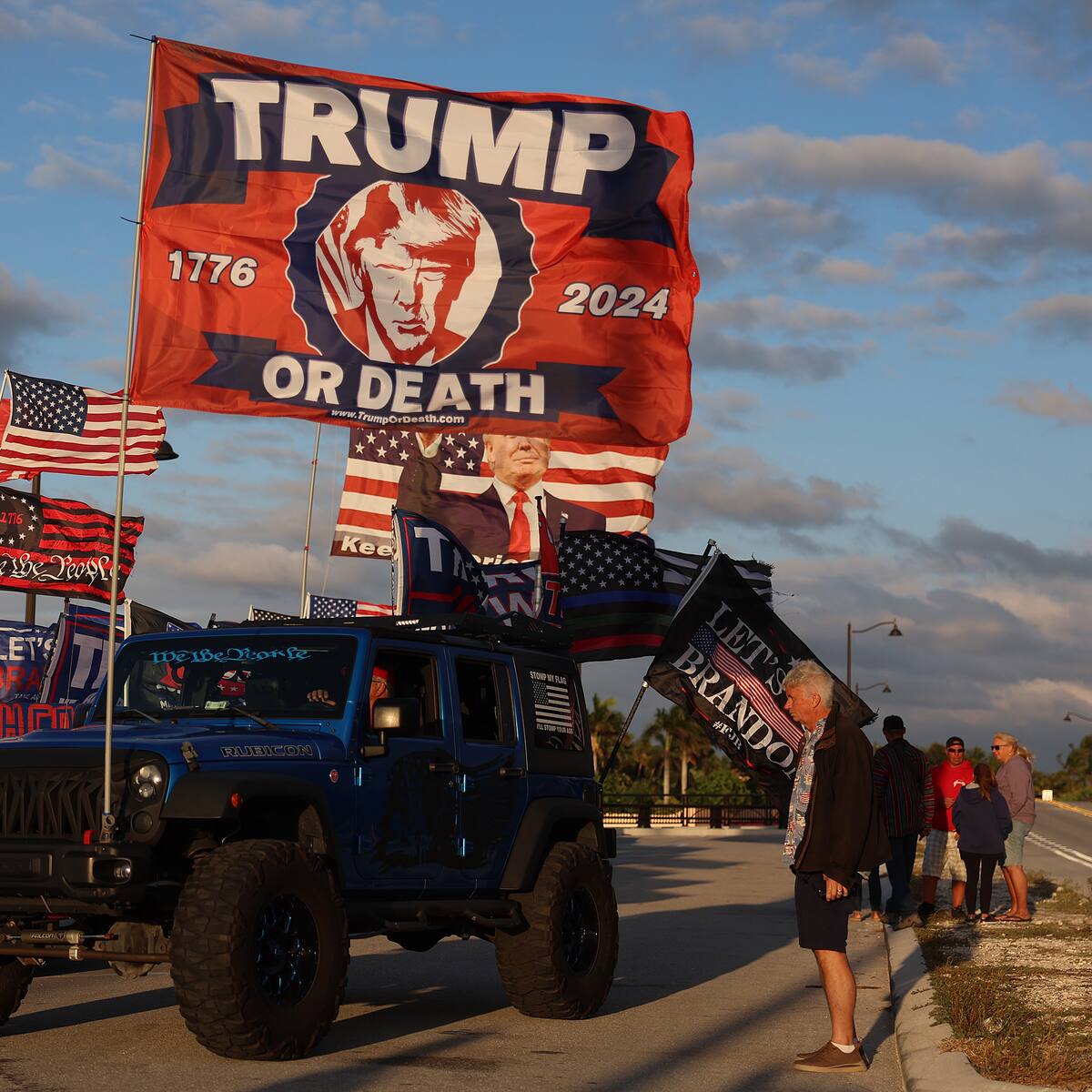 Trump advierte “muerte y destrucción” si es condenado en caso que involucra estrella porno