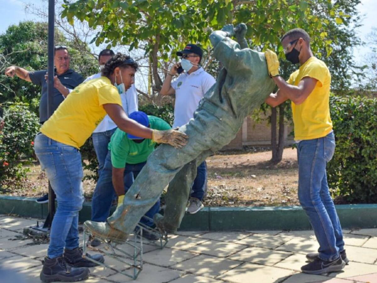 Escuela Taller restaurará escultura de Abel Leal en Cartagena