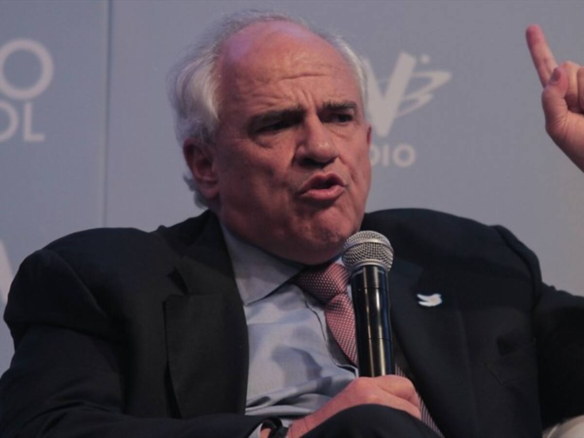 Samper apoya "sin vacilación" liberación secuestrados para dialogar con ELN