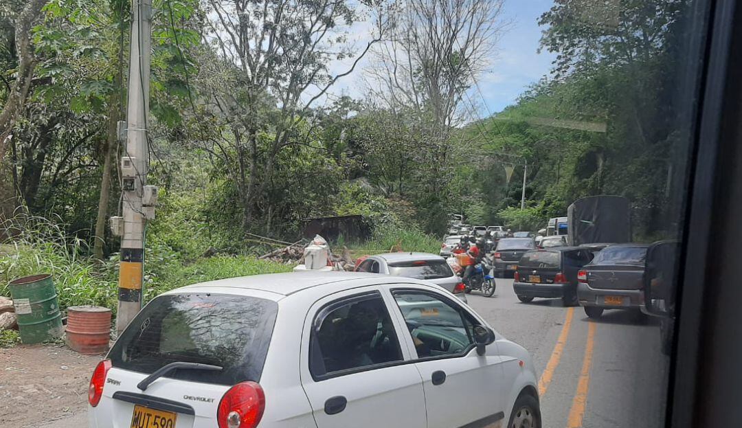 Cierres viales por obras en la vía Manizales - Medellín