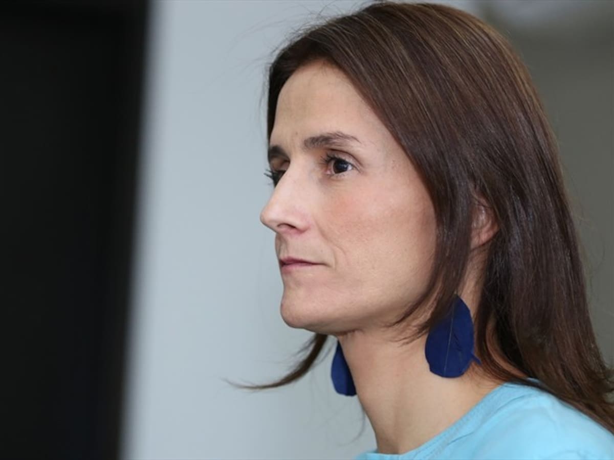 ¿Cómo llegan Claudia Daza, Álvaro Pupo y Nixon Cáez al despacho de Juliana Pungiluppi?