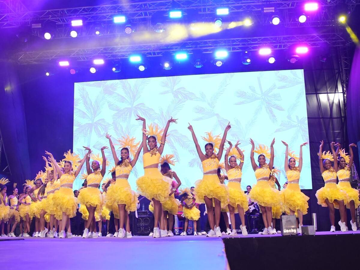 Más de 6.000 personas disfrutaron del ambiente festivo en preludio de Blas de Lezo