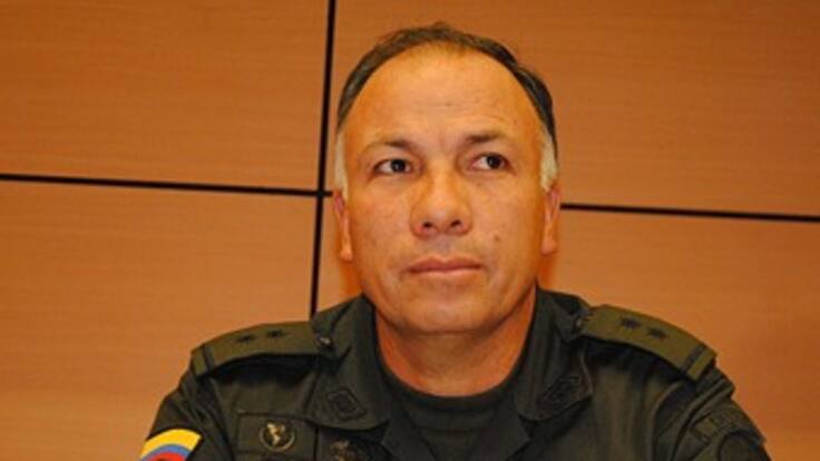 General Patiño dijo en el Congreso que no es investigado por caso del grafitero