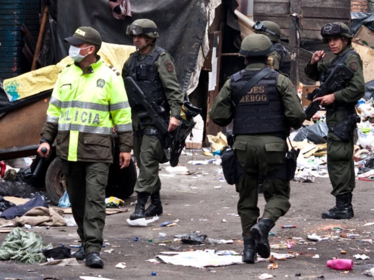 Desalojan habitantes de calle que se habían tomado glorieta en Bogotá