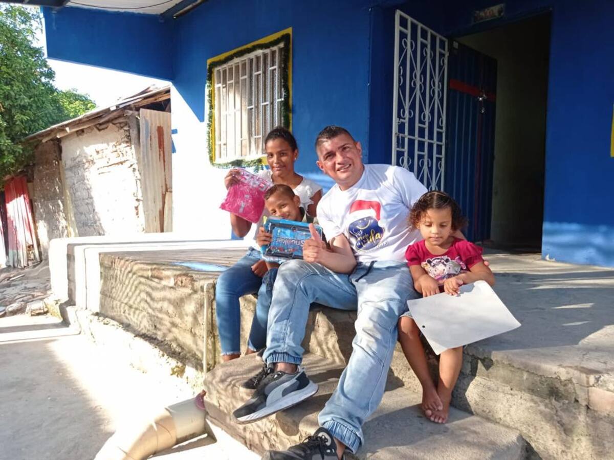 Fundación Vive Sonriendo a la Vida entregó regalos a niños de Simití, Bolívar