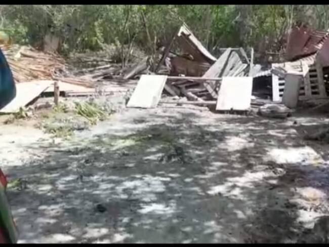 Hombres de Santa Ana destruyen vivienda de mujer en Playa Blanca, Barú