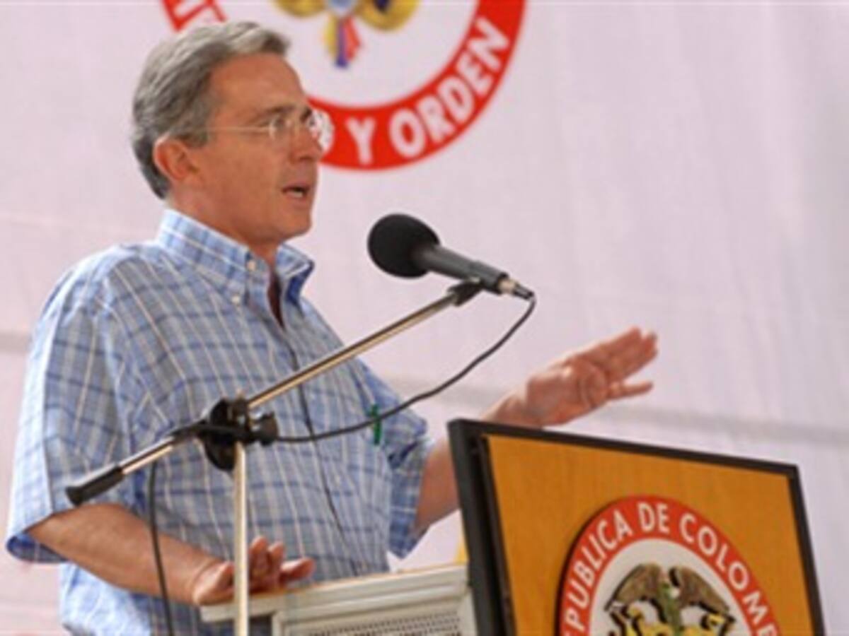 Presidente Uribe exige la liberación de todos los secuestrados