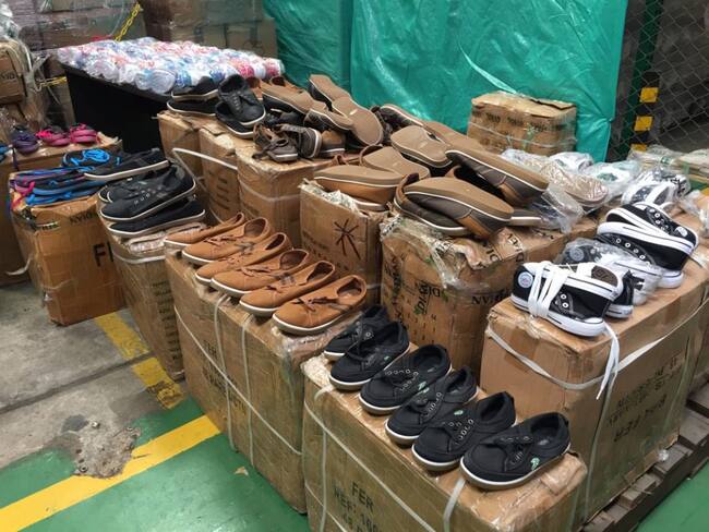 DIAN incauta calzado de contrabando valorado en más de 2.000 millones de pesos en Medellín