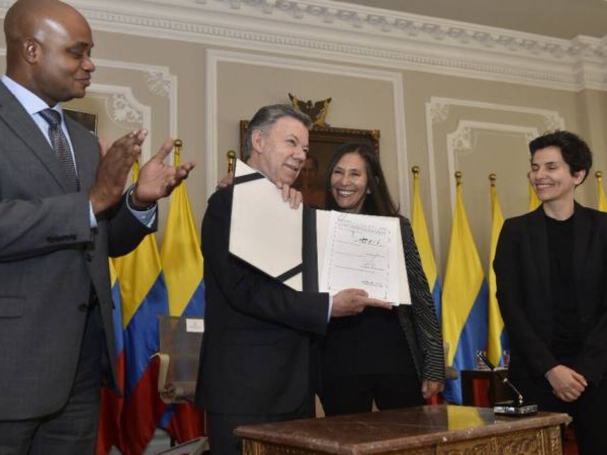 Dejáremos 2,8 millones de hectáreas en 37 páramos protegidos: Santos