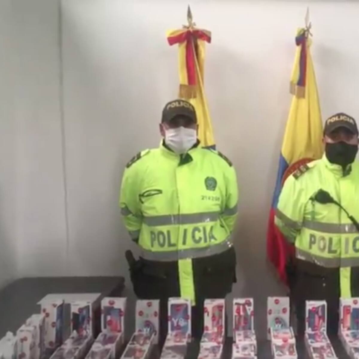 Autoridades recuperan 65 celulares robados que pretendían vender