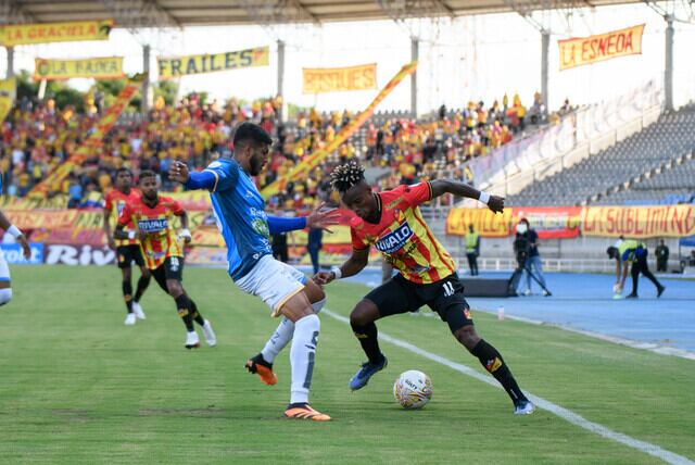 Deportivo Pereira y Fortaleza CEIF se enfrentan en el estadio Hernán Ramírez Villegas / (Colprensa)