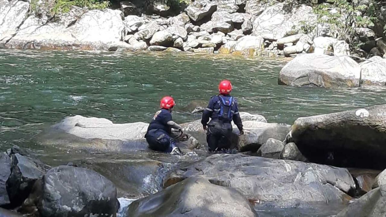 Tras cuatro horas de búsqueda intensiva, el cuerpo del niño fue encontrado sin vida cerca del lugar donde desapareció.