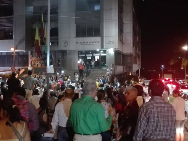 En la Plaza de Bolívar de Armenia se realizó la marcha de linternas