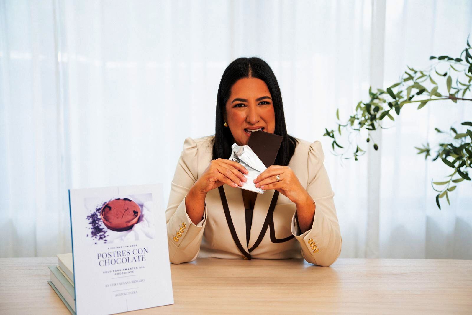 Susana Rengifo lanza su libro ‘Postres con Chocolate’