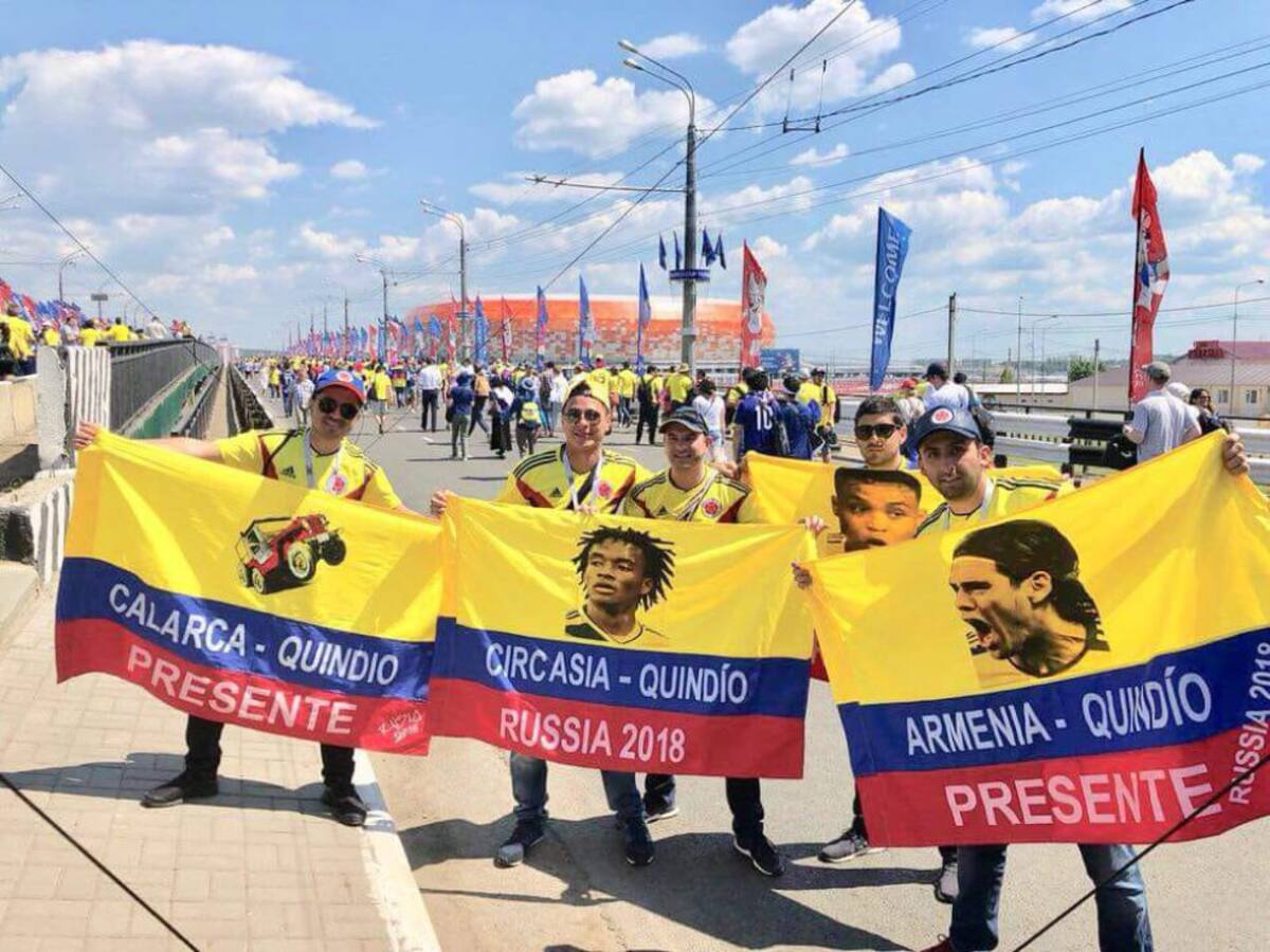 Con camisetas y banderas de Colombia, los cuyabros disfrutan del gran evento deportivo