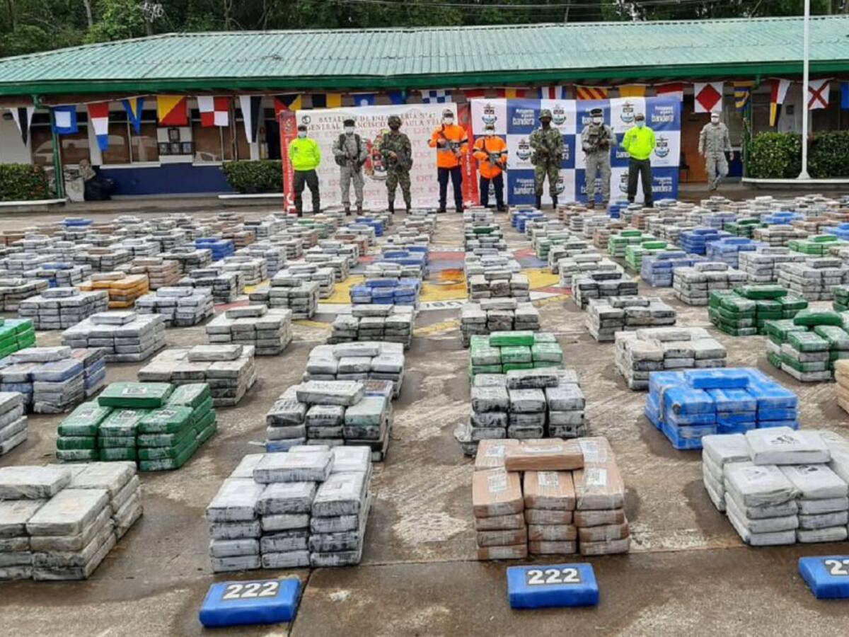 Incautan cargamento de cocaína avaluado en 185 millones dólares