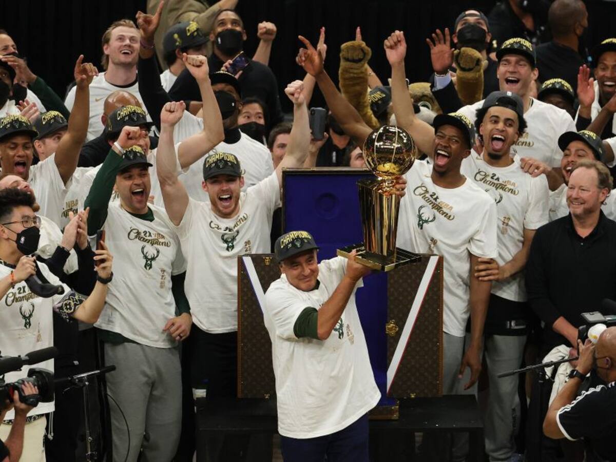 Bucks vence a Phoenix Suns y logra su primer título de NBA desde 1971