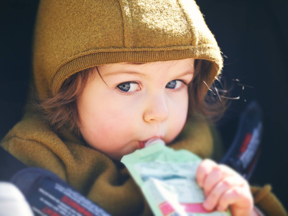 Sobres de compota y comida para bebés: ¿Son una opción saludable o un engaño?