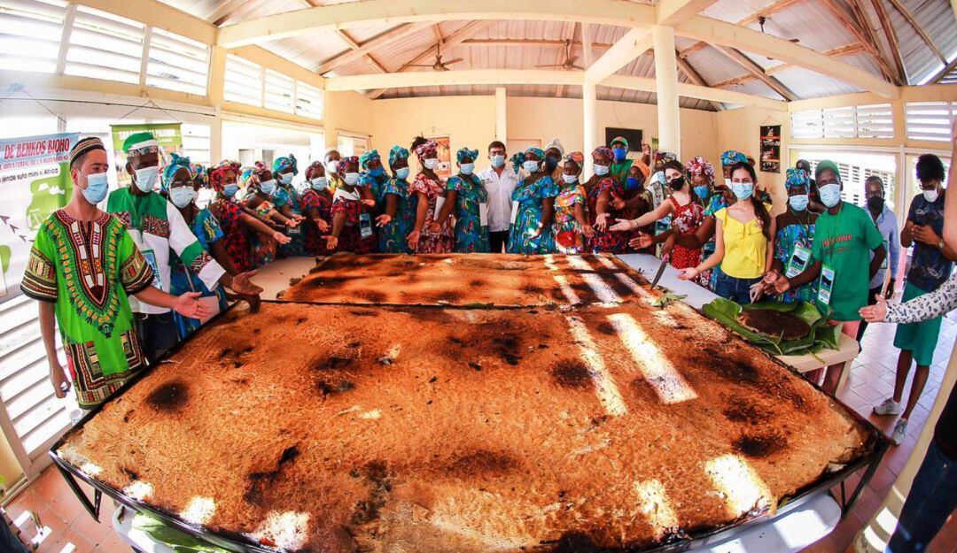 Tres metros de largo por 2.5 de ancho fueron las medidas del enyucado