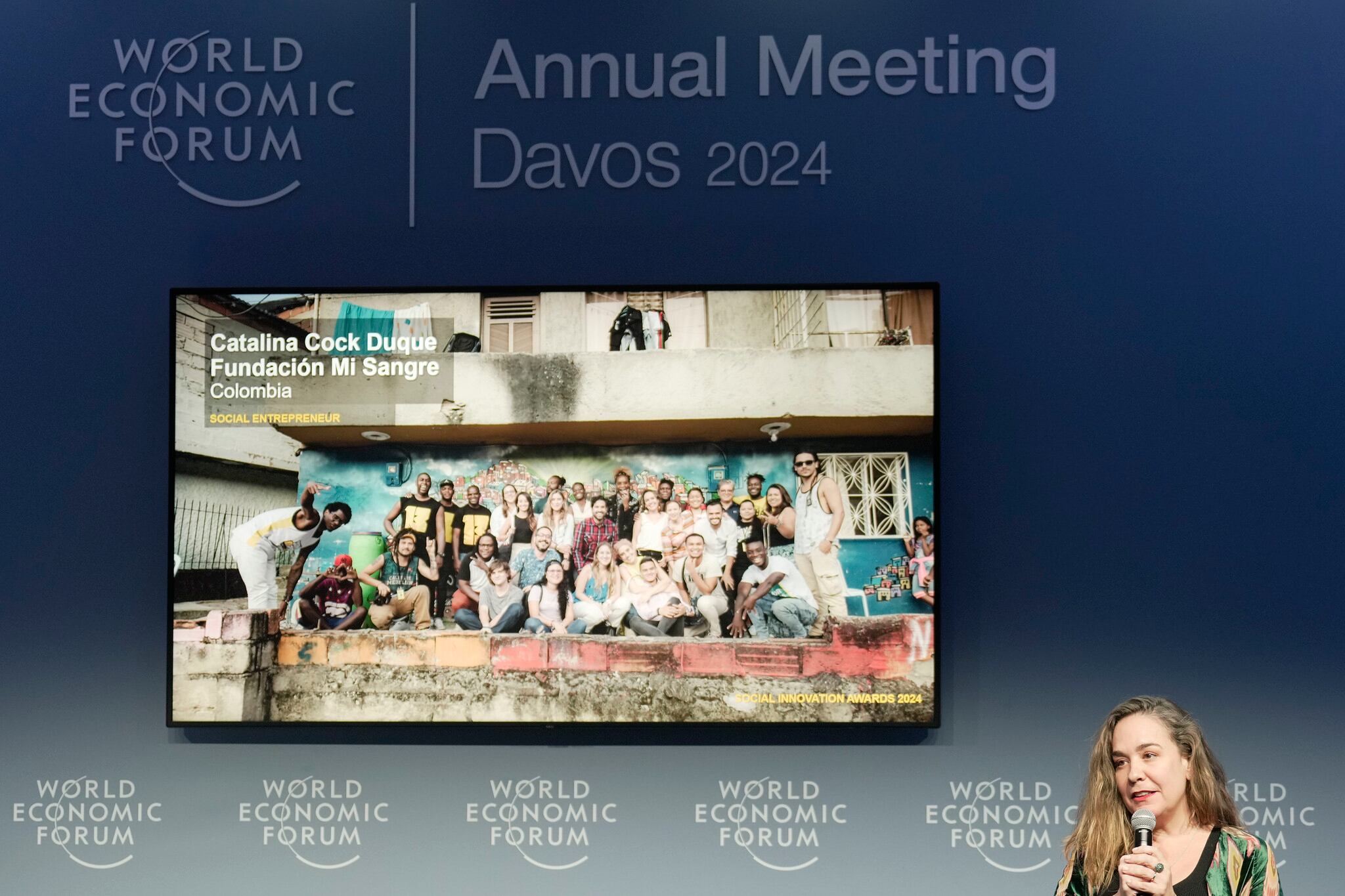 Fundación Mi Sangre, recibe el premio 'Innovadora Social del año 2024' por el Foro Económico Mundial de Davos.