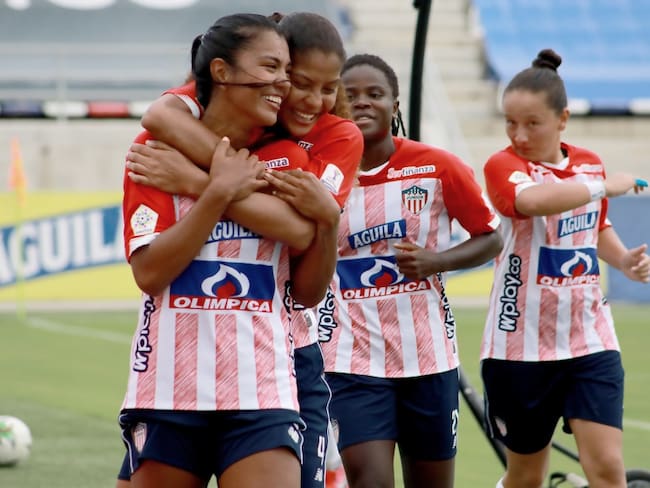 Las jugadoras del Junior festejan un gol durante la Liga femenina del año pasado.