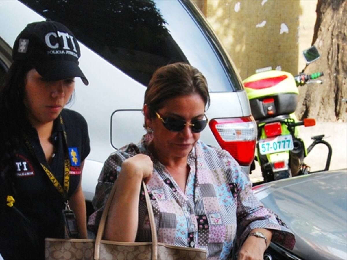 Maria Paulina Ceballos no podrá salir del país
