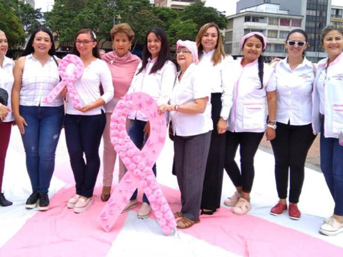 Todos somos Lazo Rosa, campaña de solidaridad por pacientes oncológicos