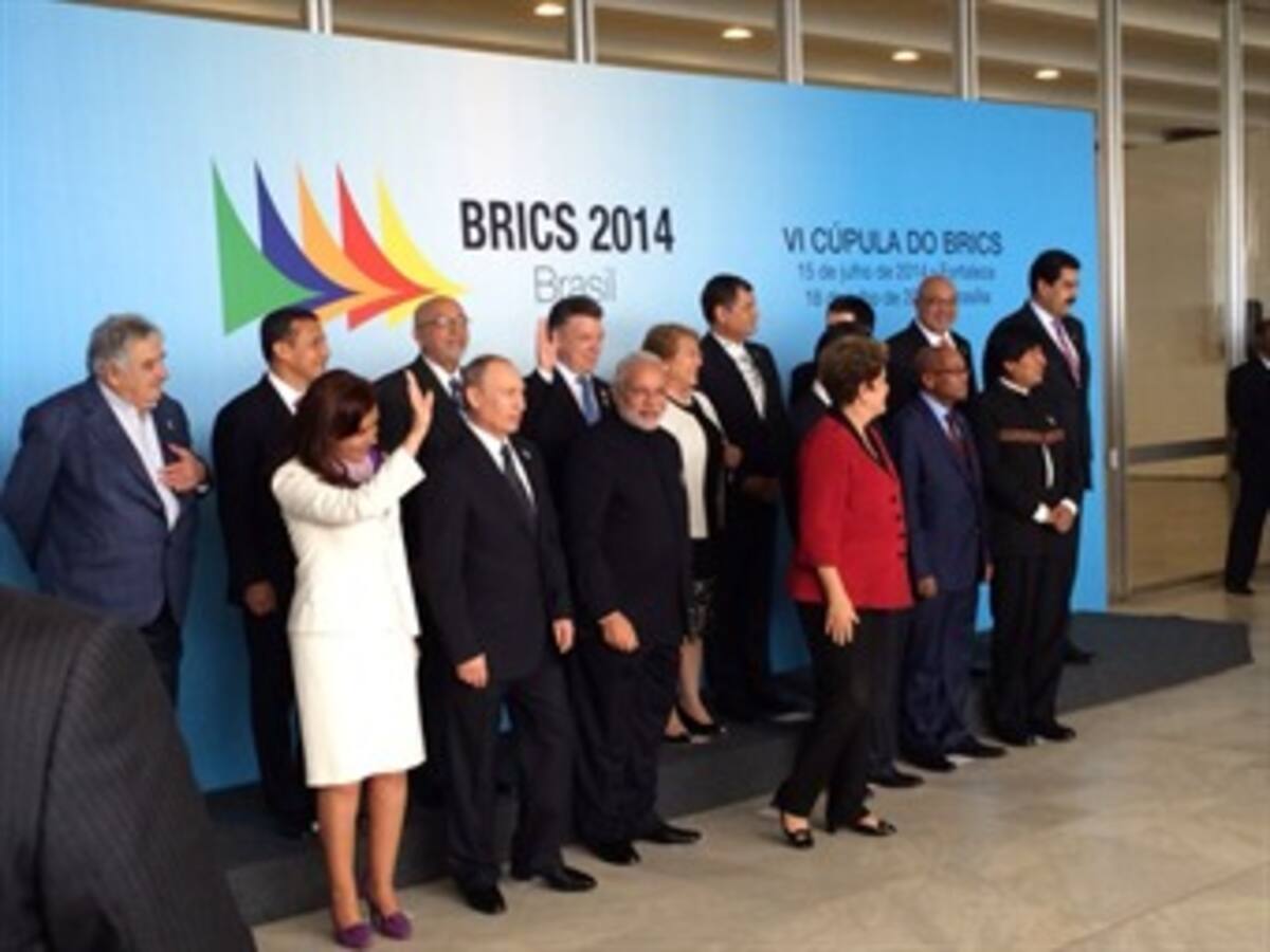 Presidenta de Brasil presenta a Unasur el Banco de Desarrollo de los BRICS