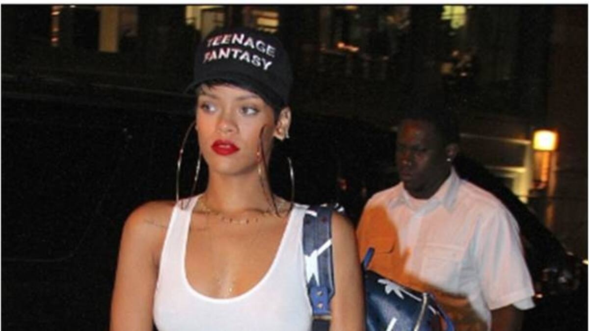 Rihanna saca a pasear su estilo más informal